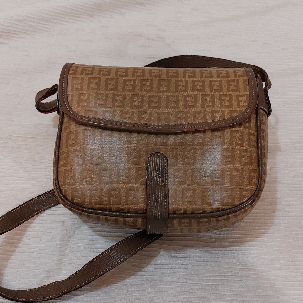 Vintage Fendi Monogram Crossbody with Brown Trim - Picture 4 of 16
